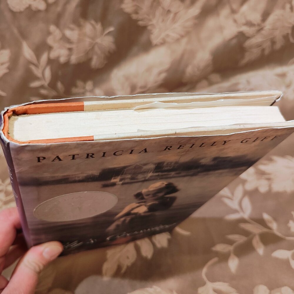 Lily's Crossing by Patricia Reilly Giff, Neweery Honor Edition, Hard Cover, Used - Picture 10 of 10